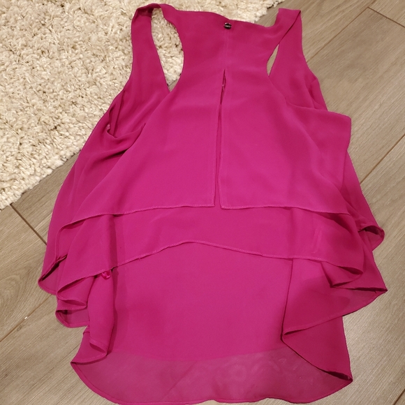 Guess hot pink flowy tank top - Picture 2 of 3